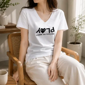 Top Comme Des GarçOns Play Logo Fashion V-Neck Shirt